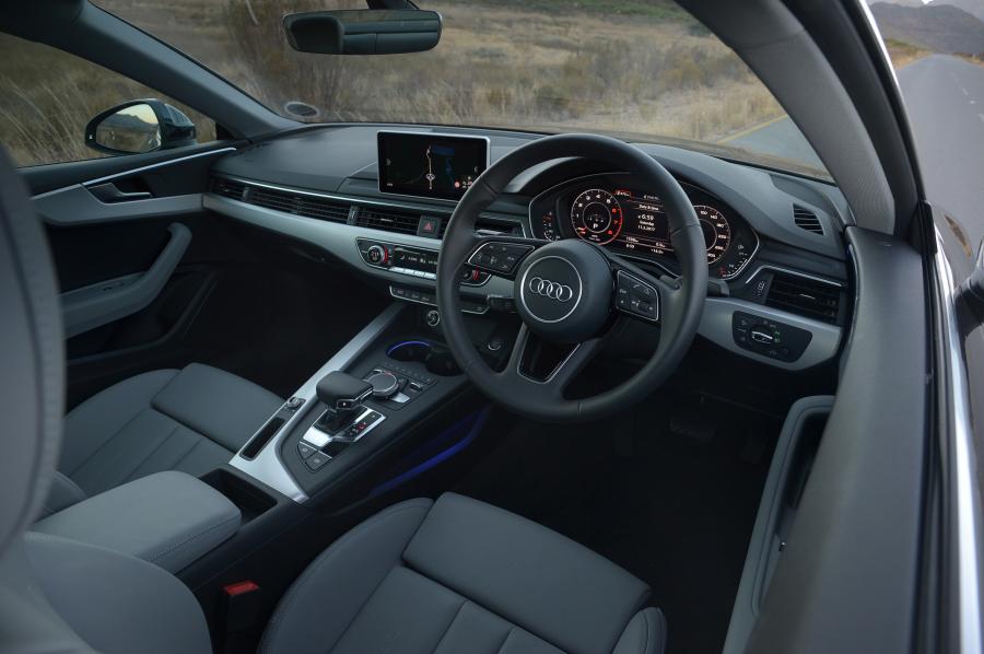 Интерьер Audi A5 Coupe 2.0 TFSI S-Line 2017 года  (ZA) (фото 21 из 26)